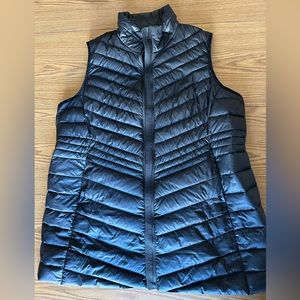 Lands End Black longer vest, PERFECT length for everyday wear